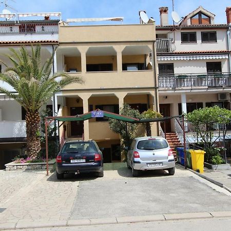 Apartments Lora Ровінь Екстер'єр фото