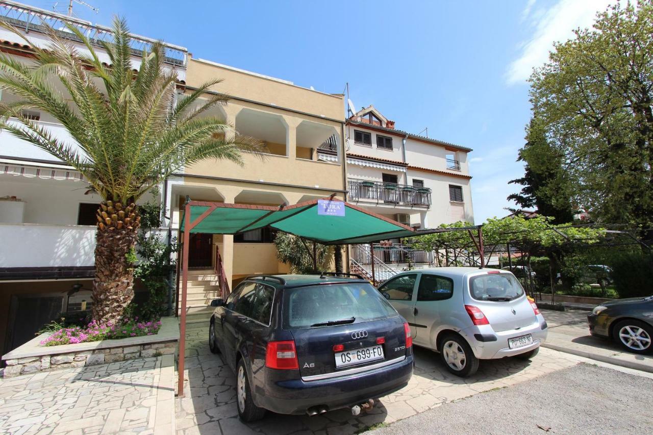 Apartments Lora Ровінь Екстер'єр фото