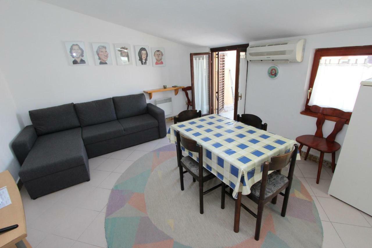 Apartments Lora Ровінь Екстер'єр фото